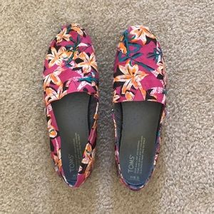 TOMS flats